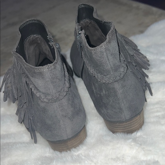 Gianni Bini Grey Suede Leather Booties - Picture 3 of 8